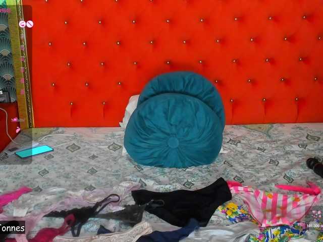 VallerieJones's BongaCams show and profile