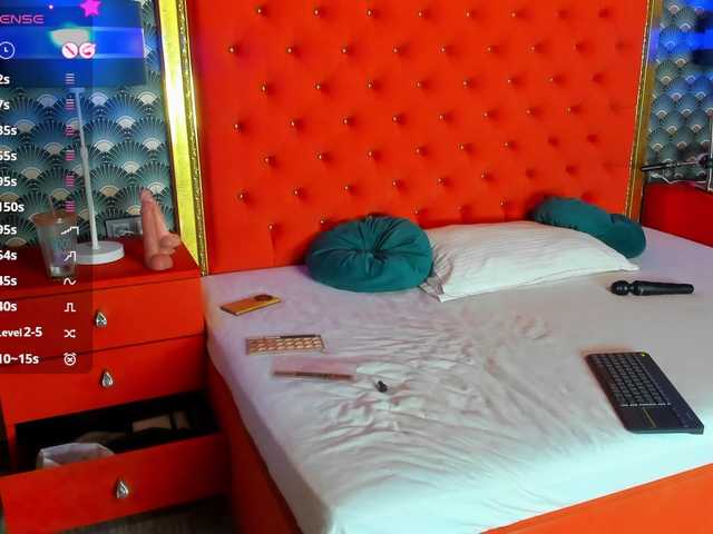  VallerieJones chat room