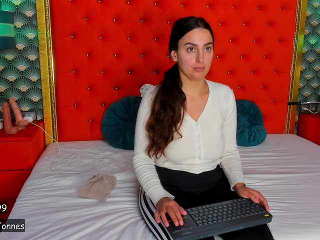 Preview of -valeriiaa-