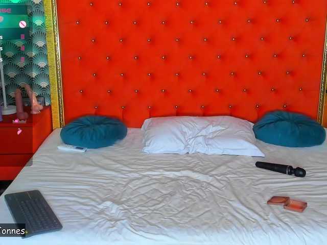 VallerieJones's BongaCams show and profile