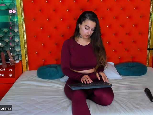 VallerieJones's BongaCams show and profile