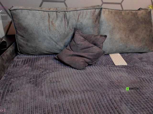 S0FlA's BongaCams show and profile