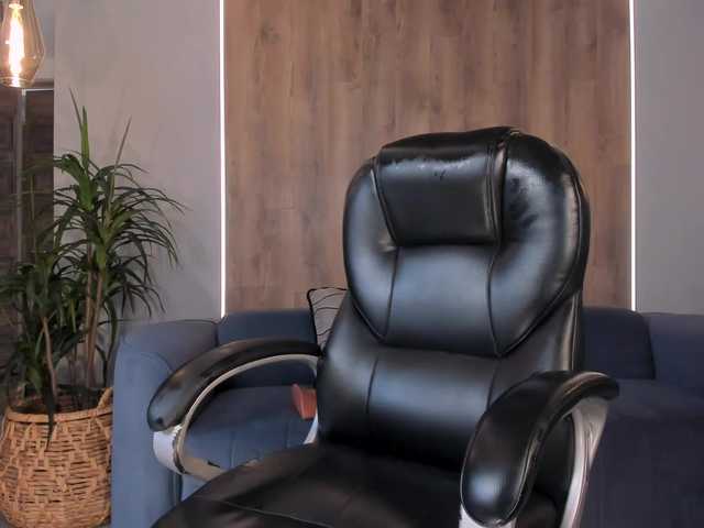 RenataReyes1's BongaCams show and profile