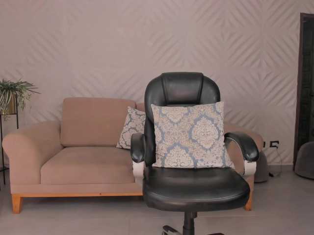 RenataReyes1's BongaCams show and profile