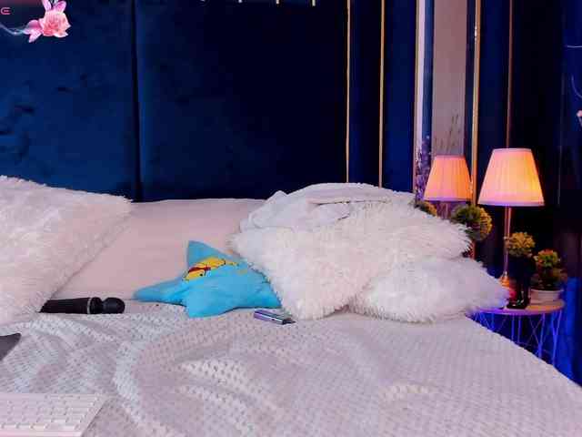 VanessaAngel webcam