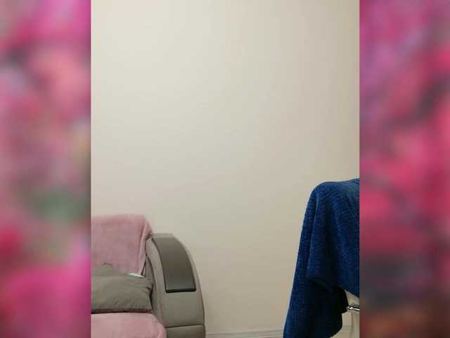 Fox-Lisa's BongaCams show and profile