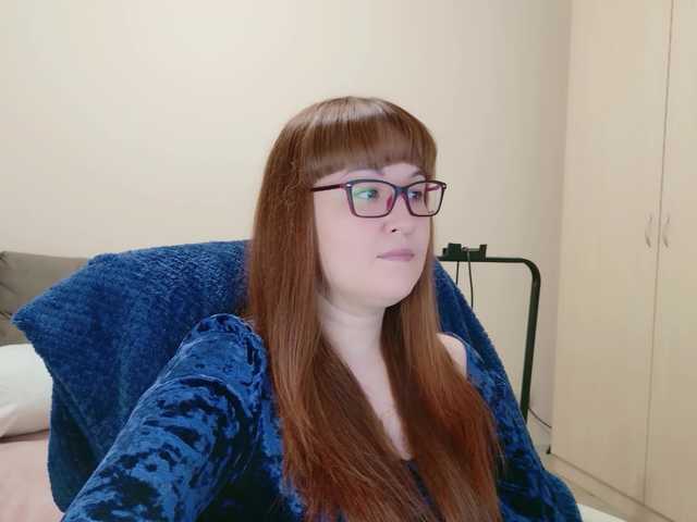 Fox-Lisa's BongaCams show and profile