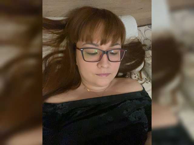 Fox-Lisa's BongaCams show and profile