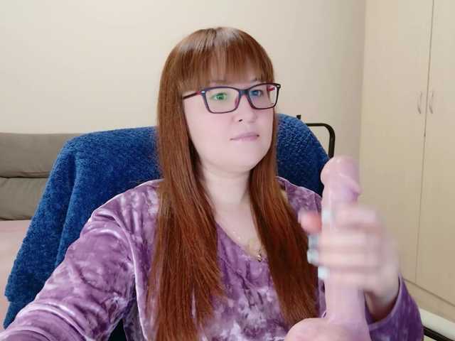 Fox-Lisa's BongaCams show and profile