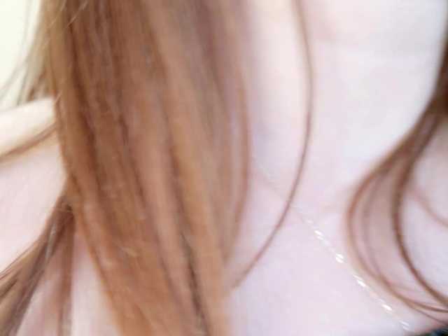 Fox-Lisa's BongaCams show and profile