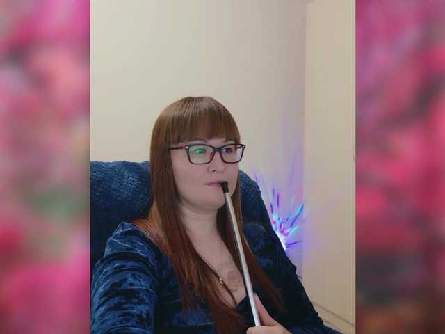 Fox-Lisa's BongaCams show and profile