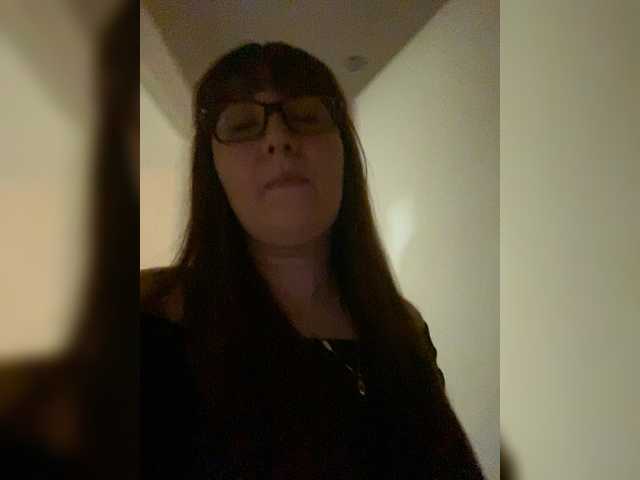 Fox-Lisa's BongaCams show and profile