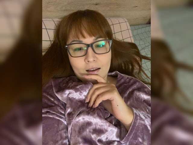 Fox-Lisa's BongaCams show and profile