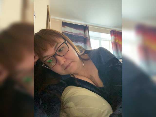 Fox-Lisa's BongaCams show and profile