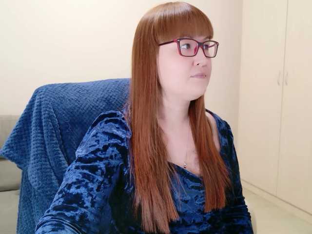 Fox-Lisa's BongaCams show and profile