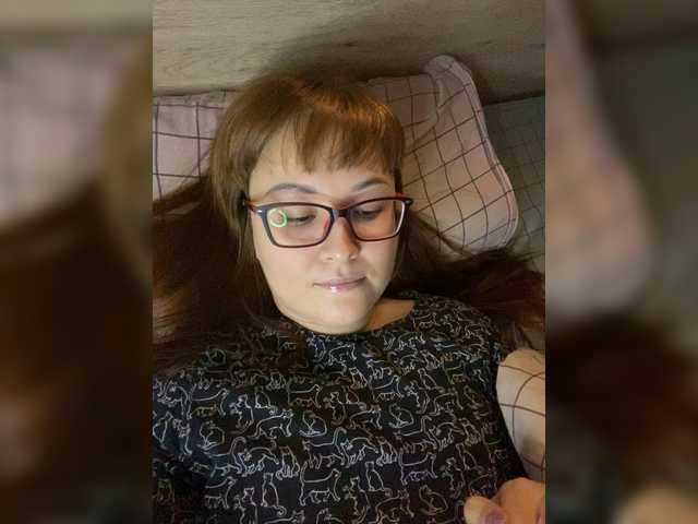 Fox-Lisa's BongaCams show and profile