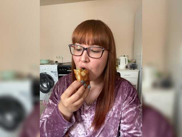 Fox-Lisa's BongaCams show and profile