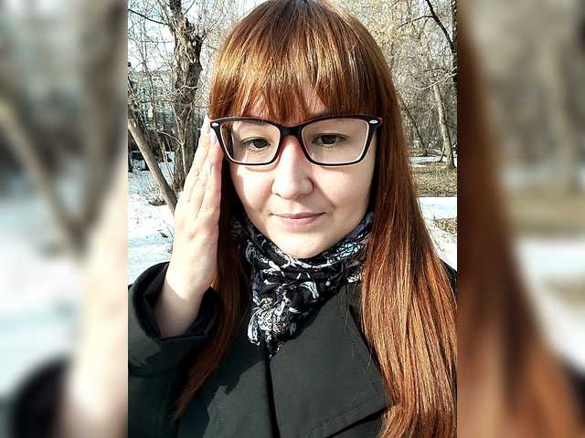 Fox-Lisa's BongaCams show and profile