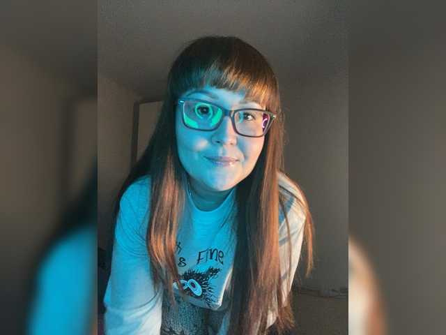 Fox-Lisa's BongaCams show and profile