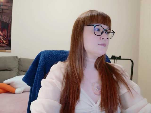 Fox-Lisa's BongaCams show and profile