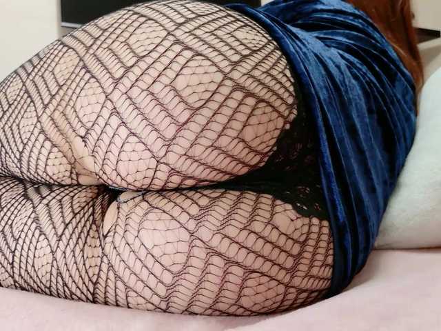 Fox-Lisa's BongaCams show and profile