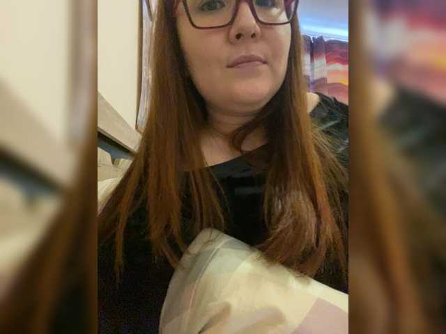 Fox-Lisa's BongaCams show and profile