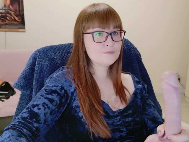 Fox-Lisa's BongaCams show and profile