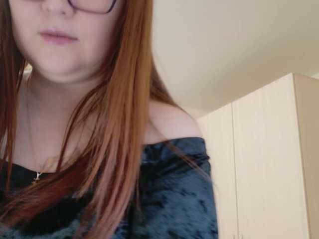 Fox-Lisa's BongaCams show and profile