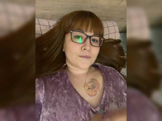 Fox-Lisa's BongaCams show and profile