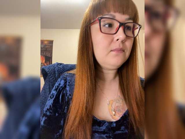 Fox-Lisa's BongaCams show and profile