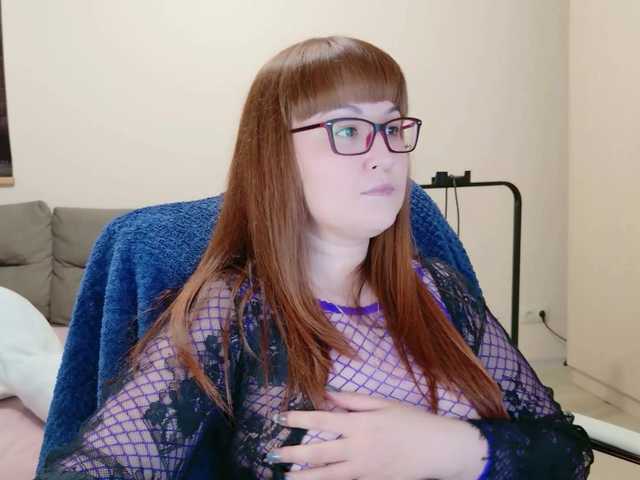 Fox-Lisa's BongaCams show and profile