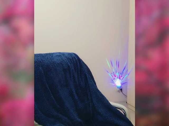 Fox-Lisa's BongaCams show and profile