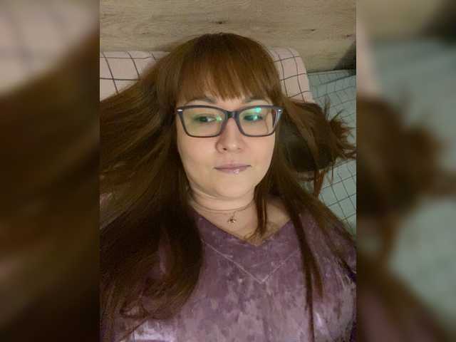 Fox-Lisa's BongaCams show and profile