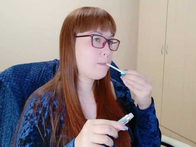 Fox-Lisa's BongaCams show and profile