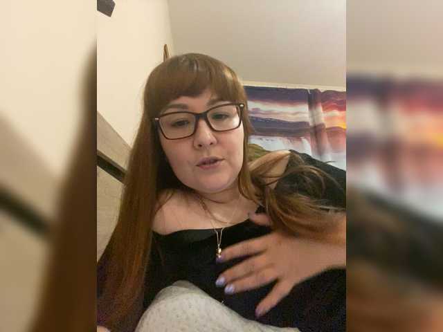 Fox-Lisa's BongaCams show and profile