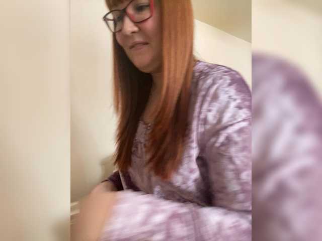 Fox-Lisa's BongaCams show and profile