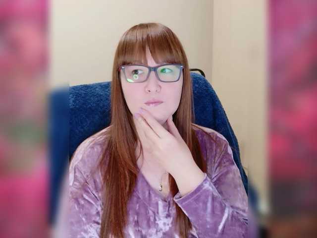 Fox-Lisa's BongaCams show and profile