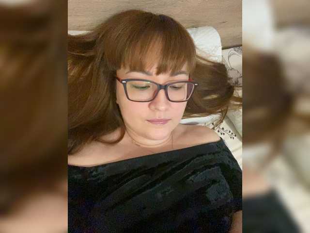 Fox-Lisa's BongaCams show and profile