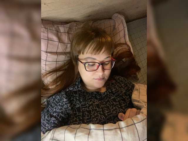 Fox-Lisa's BongaCams show and profile