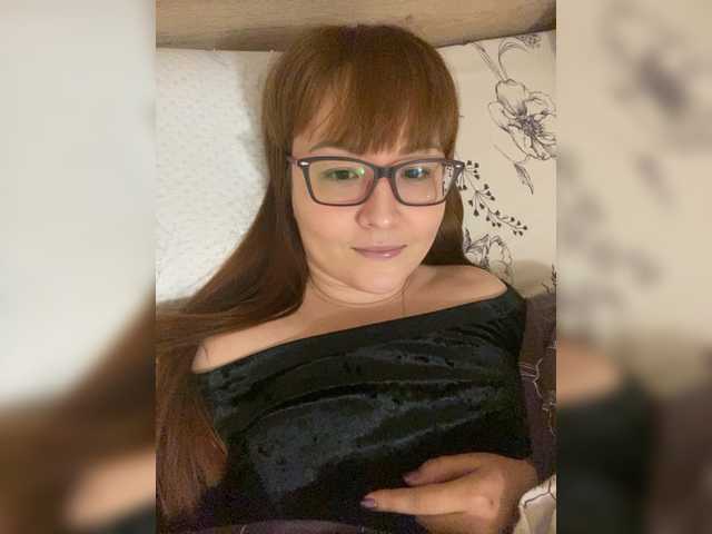 Fox-Lisa's BongaCams show and profile