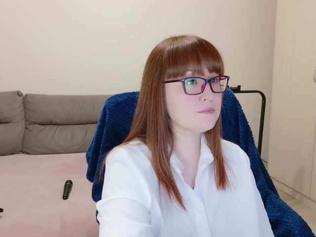Fox-Lisa's BongaCams show and profile
