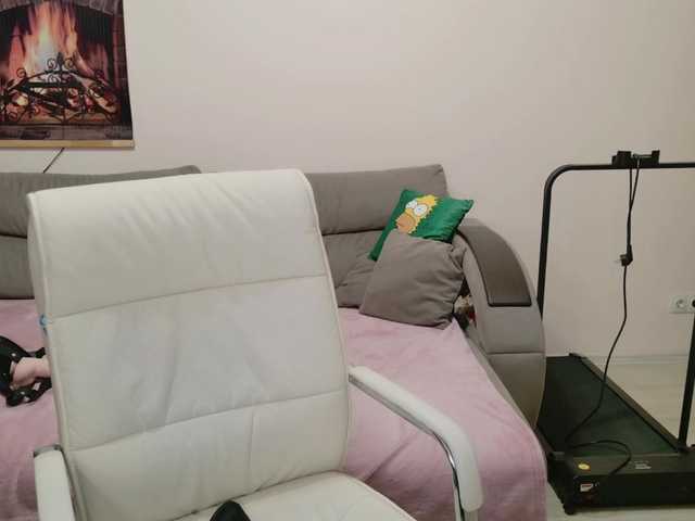 Young Fox-Lisa - hot, excited and ready to pleasure Fox-Lisa from BongaCams