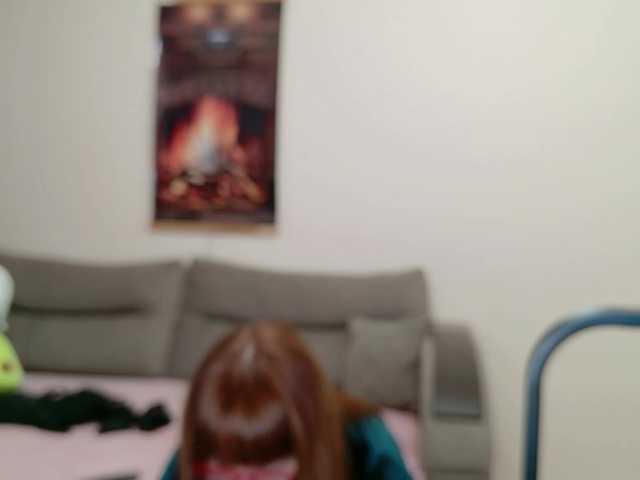 Fox-Lisa's BongaCams show and profile