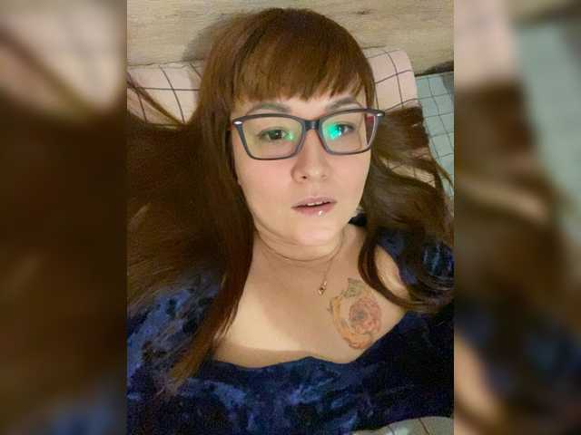 Fox-Lisa's BongaCams show and profile