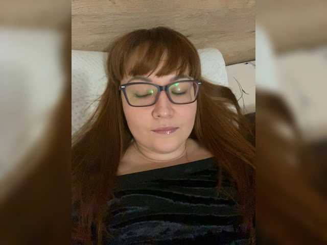 Fox-Lisa's BongaCams show and profile