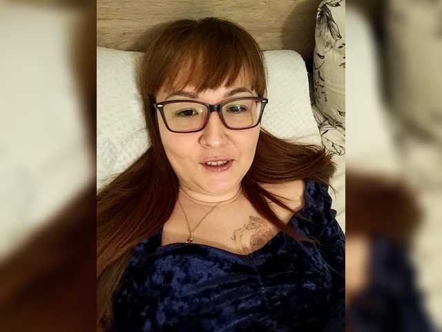 Fox-Lisa's BongaCams show and profile