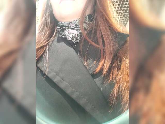 Fox-Lisa's BongaCams show and profile