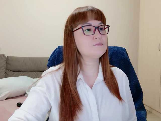 Fox-Lisa's BongaCams show and profile