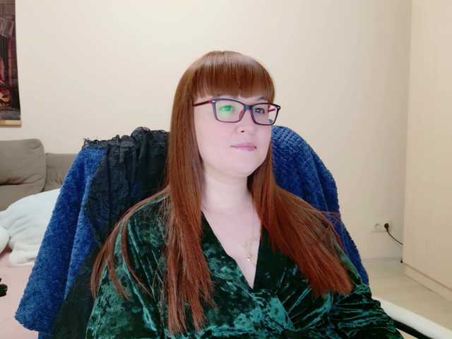 Fox-Lisa's BongaCams show and profile