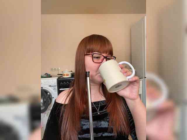 QueenFoxyLiza webcam